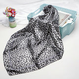 Foulard Leopard en Satin