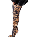 Cuissardes Léopard Satinées porté par une femme au pied | Léopard Plus