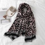 Foulard Leopard à Imprimé Rose | Leopard Plus