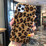 Coque Léopard Iphone en Velours Marron