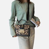 Sac à Main Leopard Clouté avec Boucle Dorée Porté [ Leopard Plus