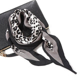 Foulard Leopard en Satin Petit Format