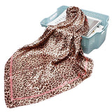 Foulard Leopard en Satin | Leopard Plus