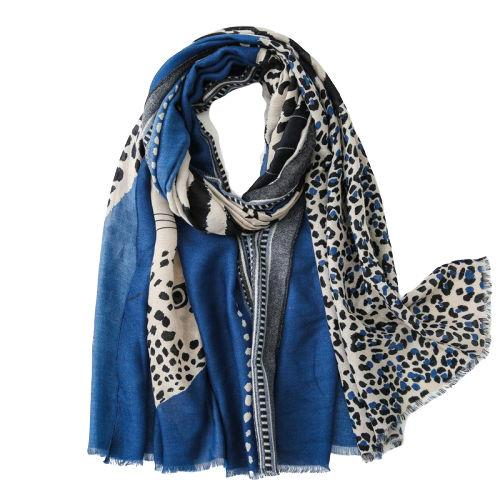 Foulard Leopard sur Motif Bleu | Leopard Plus